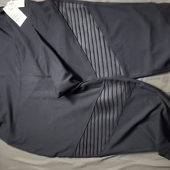 Old navy go dry xxl  work out pants - Picture 3 of 4